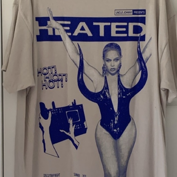 Tour Merch Heated T-shirts 2023 - Picture 4 of 5